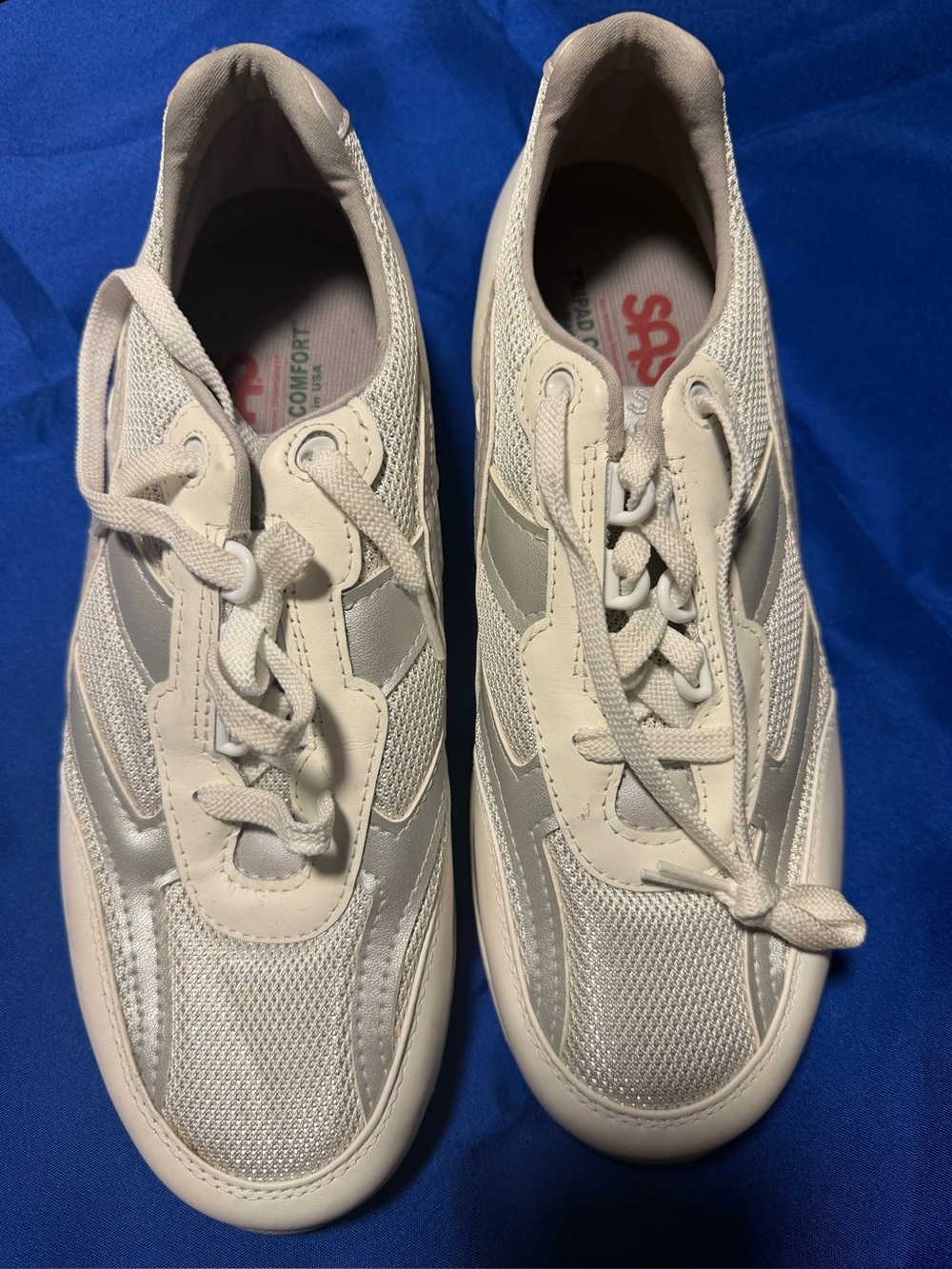 SAS Women’s Silver & White Comfort Sneakers Size 11 Wide New - Picture 2 of 6